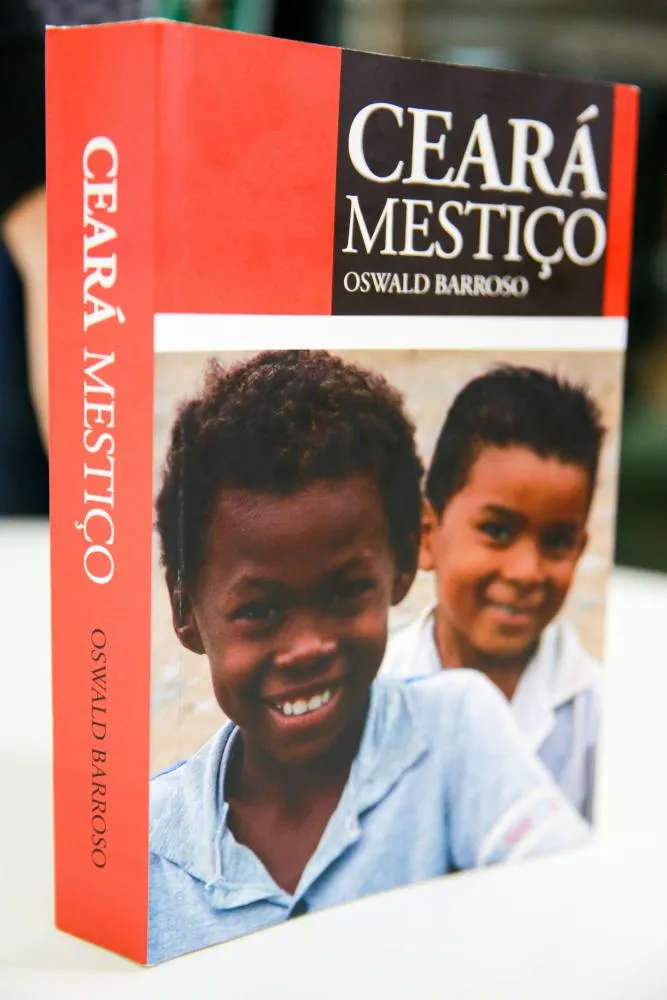 O livro propõe reflexões sobre a cultura e a arte cearenses após convivência com diferentes camadas da população