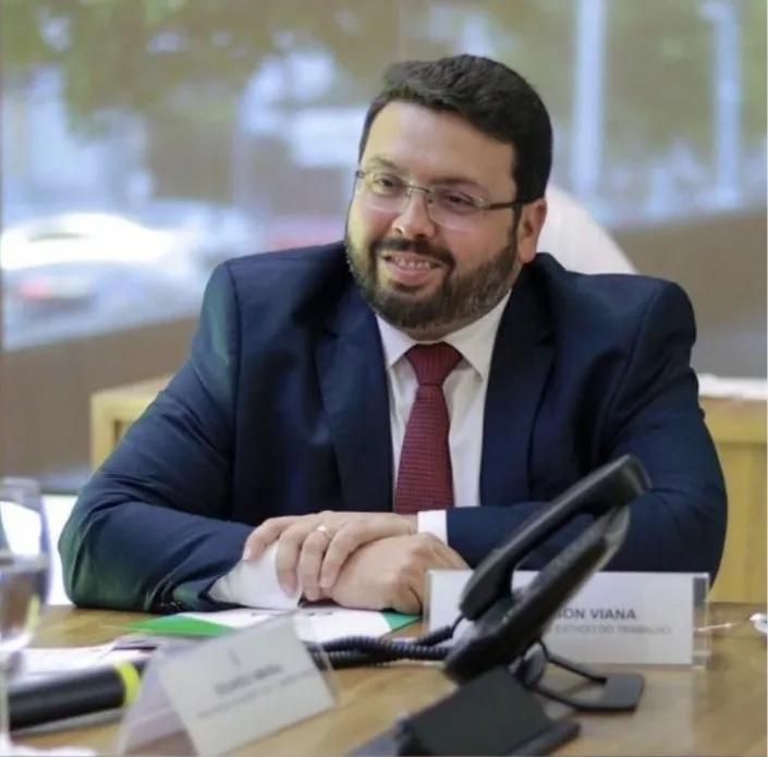 Secretário do Trabalho do Ceará, Vladyson Viana, afirma que Ceará Credi atende público vulnerável e ajuda na abertura do negócio