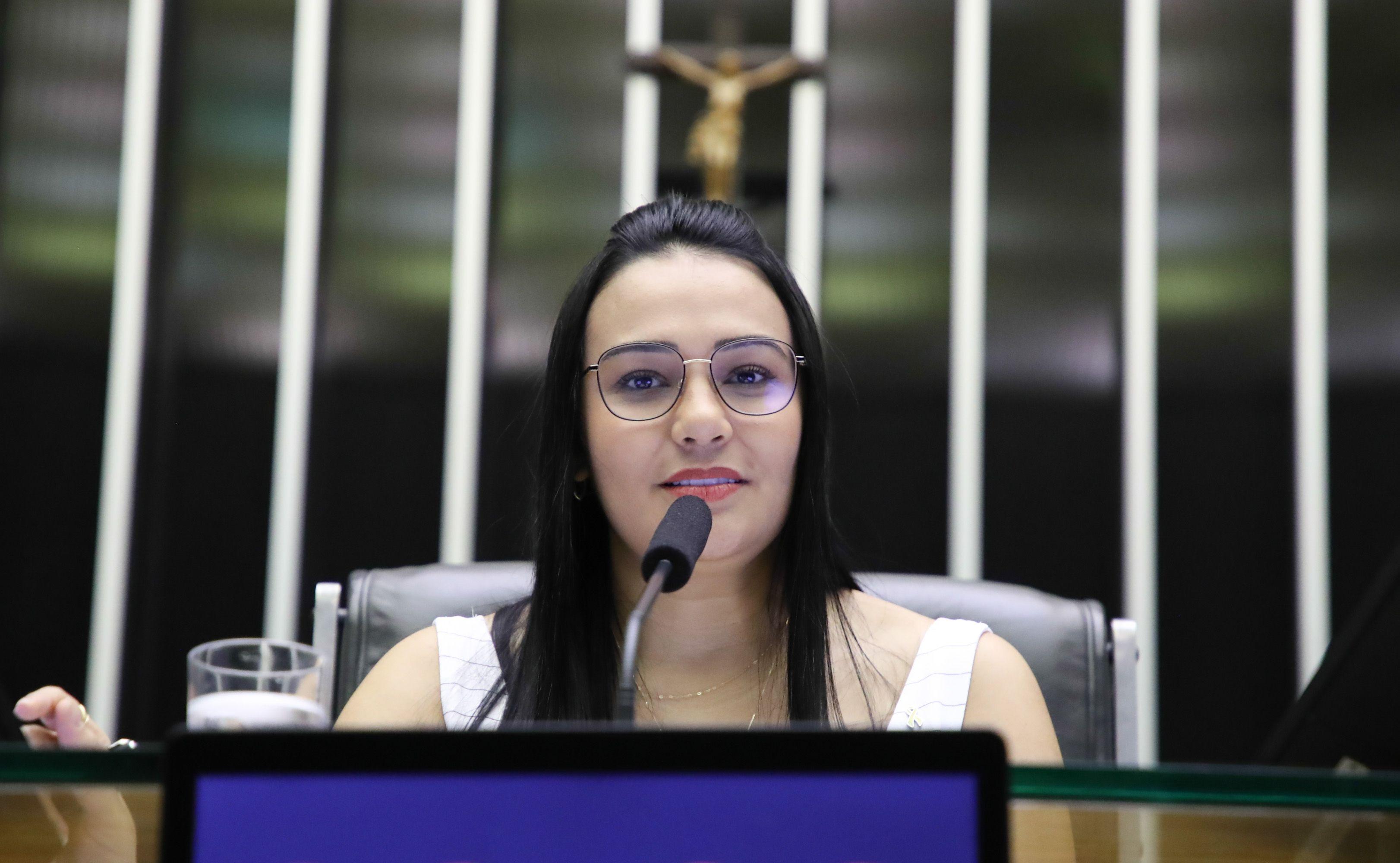 Dayany suspeitava que as câmeras estivessem espionando seu marido, o ex-deputado Capitão Wagner