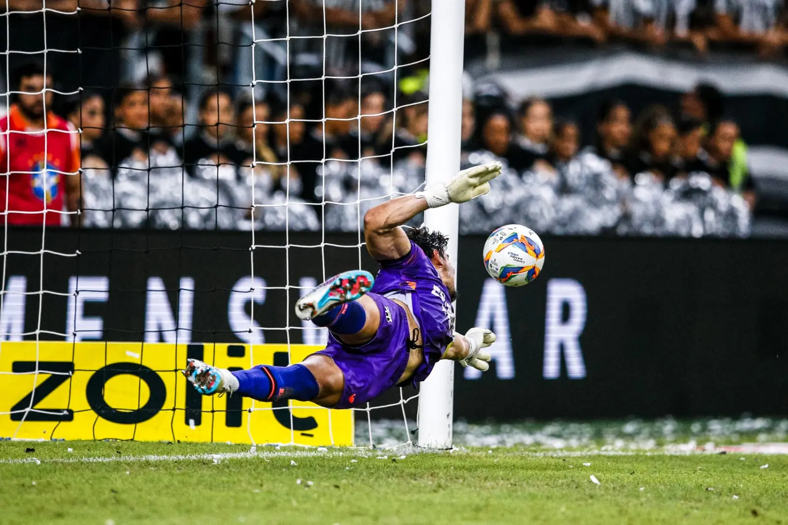 Richard defendendo pênalti pelo Ceará