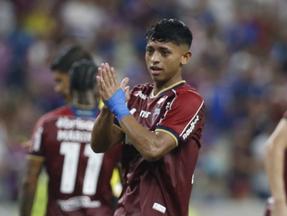 Kervin Andrade comemora gol marcado pelo Fortaleza