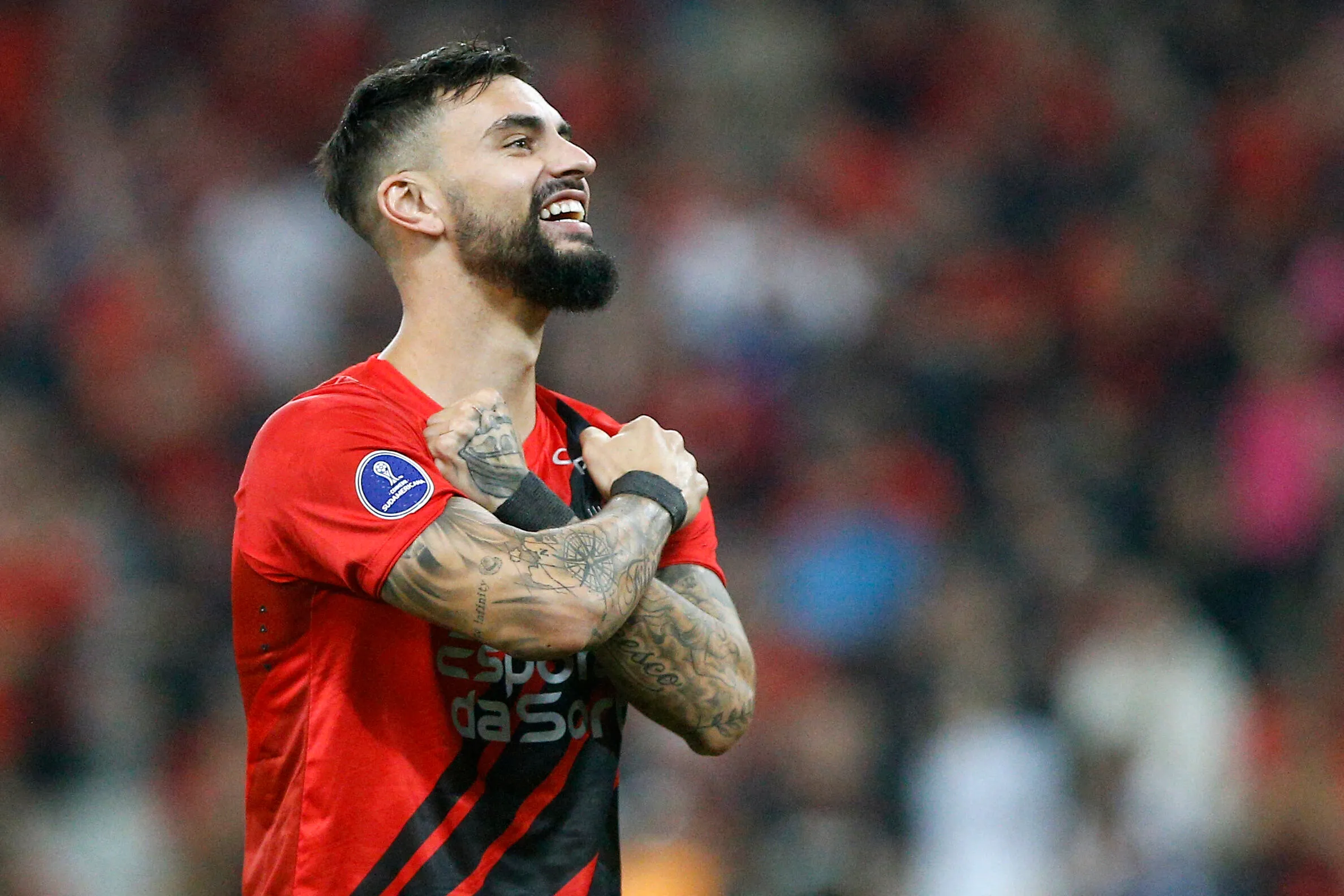 Gonzalo Mastriani durante jogo do Athletico-PR