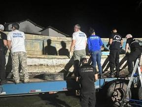 Barco com os corpos em decomposição encontrado no Pará