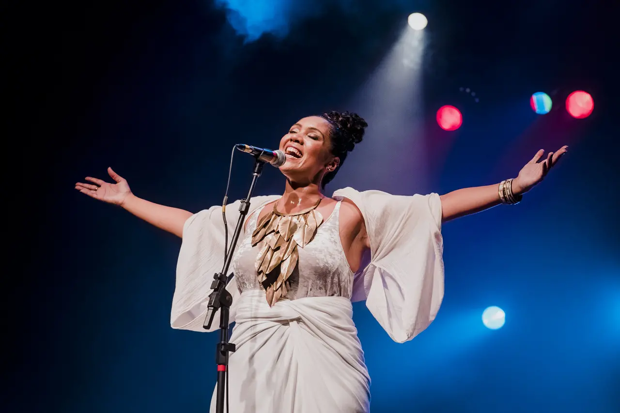 Lorena Nunes em apresentação no Ponto.CE, festival que o Dragão sediava com frequência