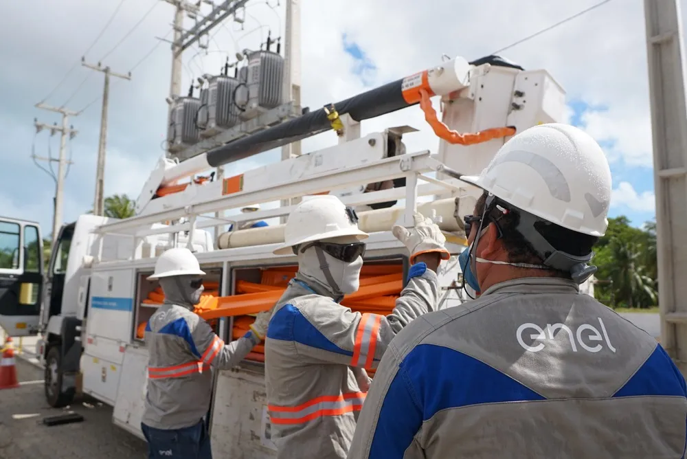 A Enel deve contratar de cerca de 1.750 novos colaboradores até 2026 para atuar, principalmente, no atendimento em campo