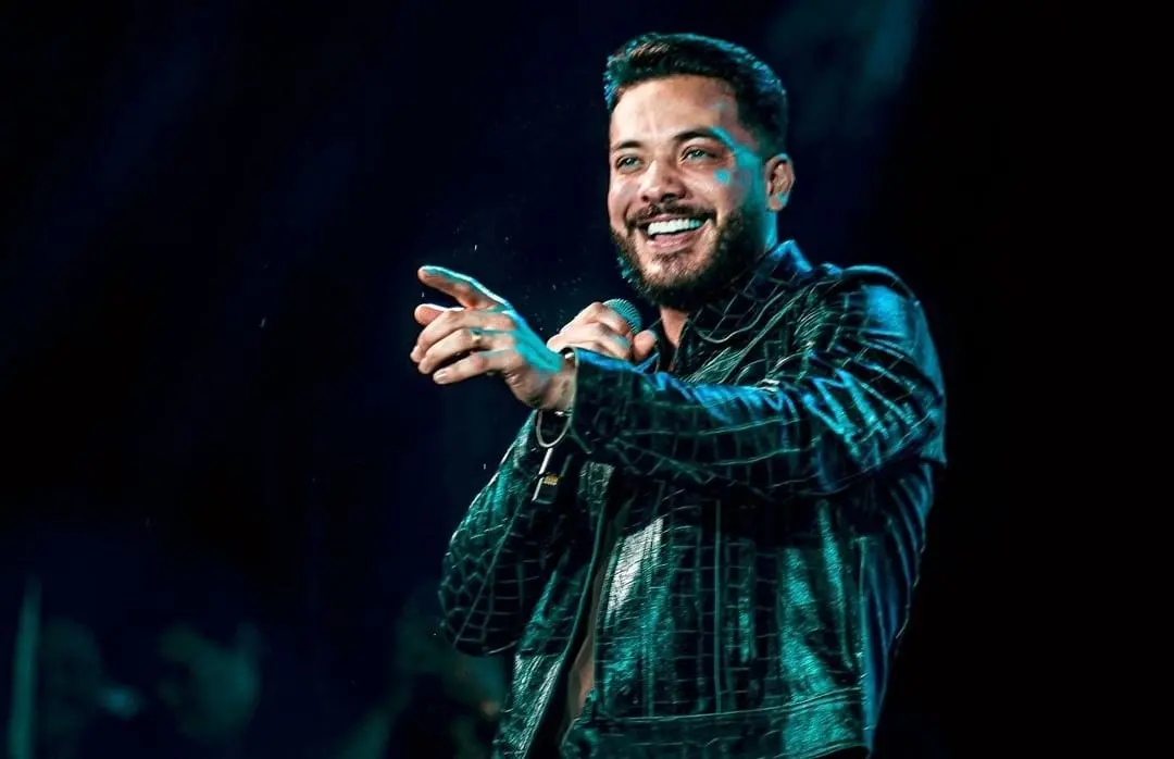 Wesley Safadão cantou no Garota Vip, no estacionamento do Castelão, no último sábado (27)