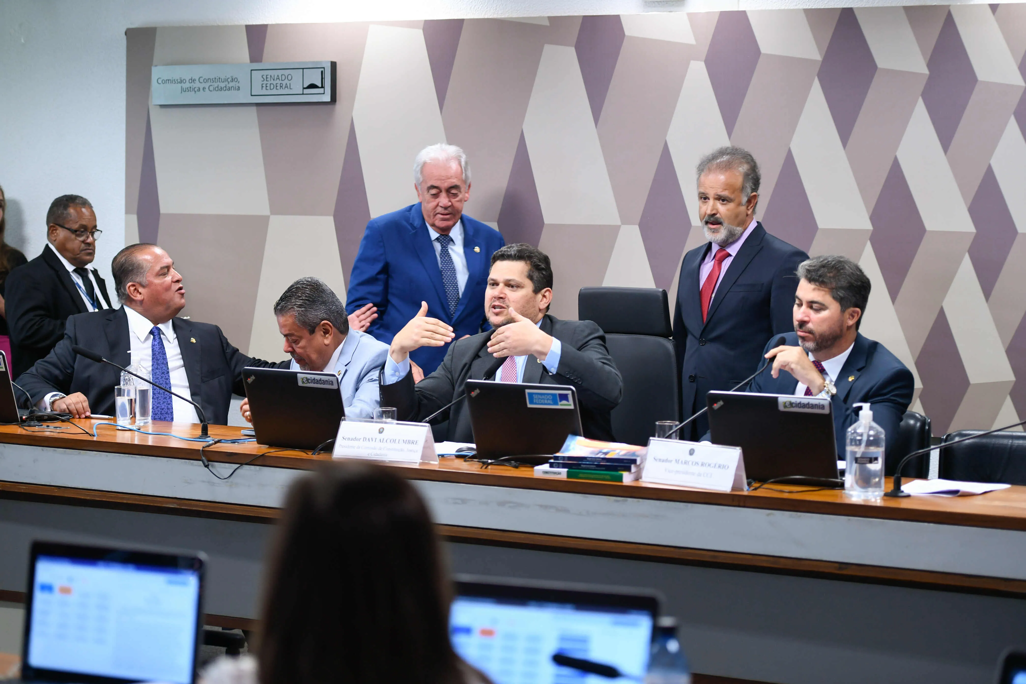 CCJ do Senado aprovou o texto da PEC no último dia 17 de abril.