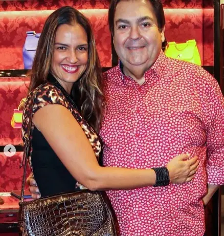 Imagem da notícia: Esposa de Faustão o homenageia em aniversário de 74 anos e cita dificuldades: 'Não tem sido fácil'