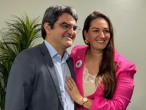 O prefeito Tiago Lutiani (PT) e a esposa, deputada estadual Luana Régia (Cidadania), são alvos de críticas do ex-prefeito Tino Ribeiro