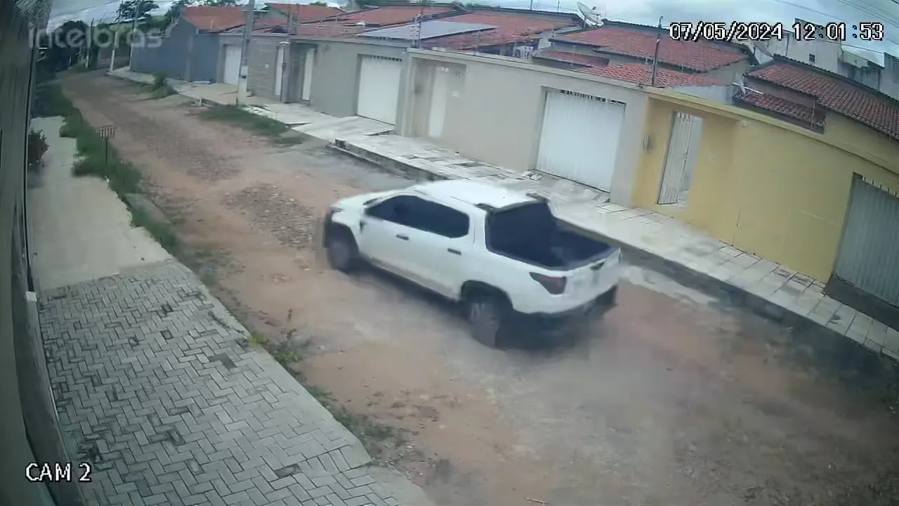 Conforme a Polícia, um carro branco foi utilizado pelos suspeitos na execução do crime