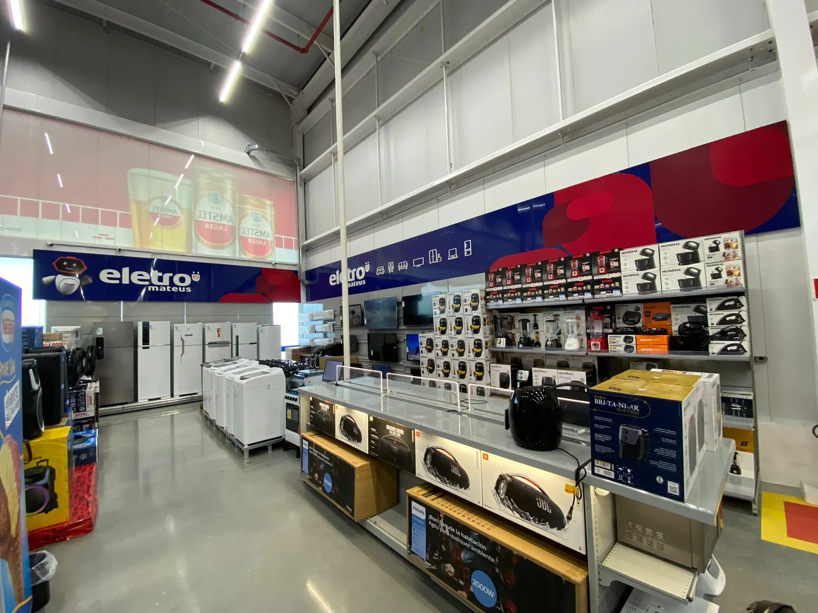 Departamento de eletroeletrônico faz parte de modelo de negócio de atacarejo do Grupo Mateus