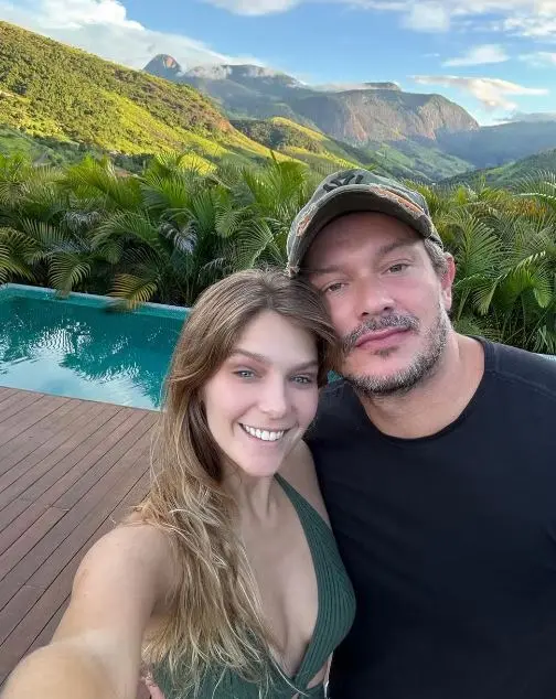 Isabella Santoni e esposo