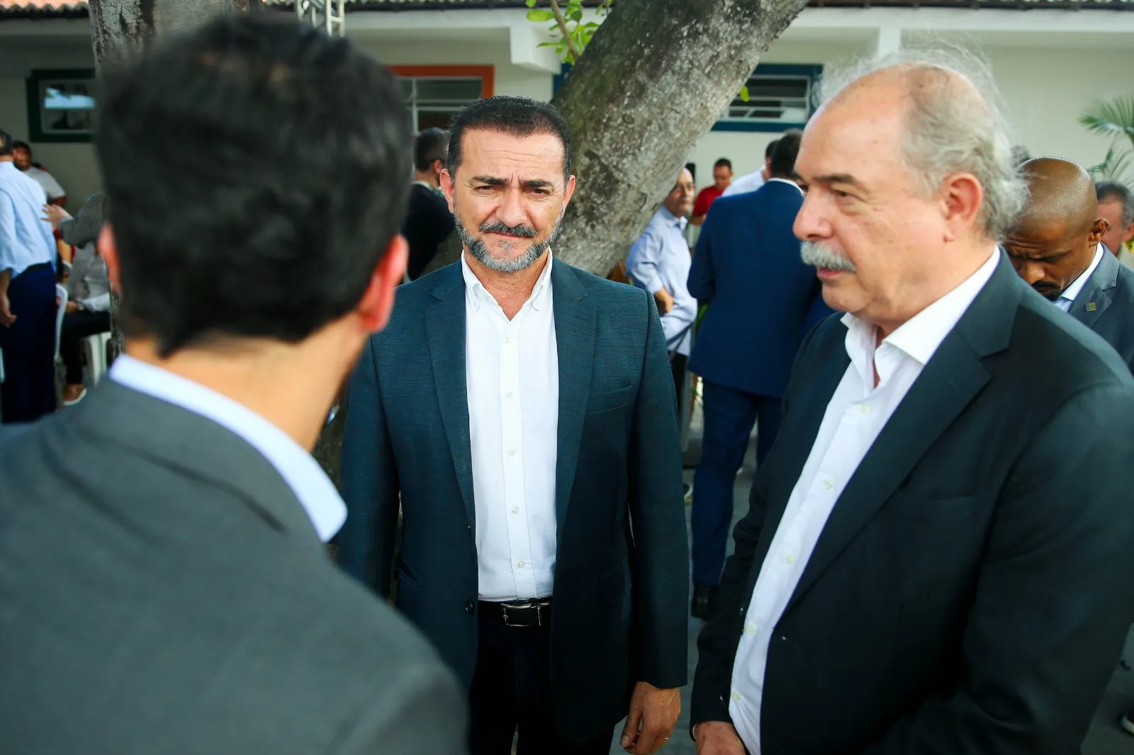Roberto Nogueira ao lado de Aloízio Mercadante. CEO da Brisanet quer mais investimentos públicos em expansão da banda larga 5G no Nordeste