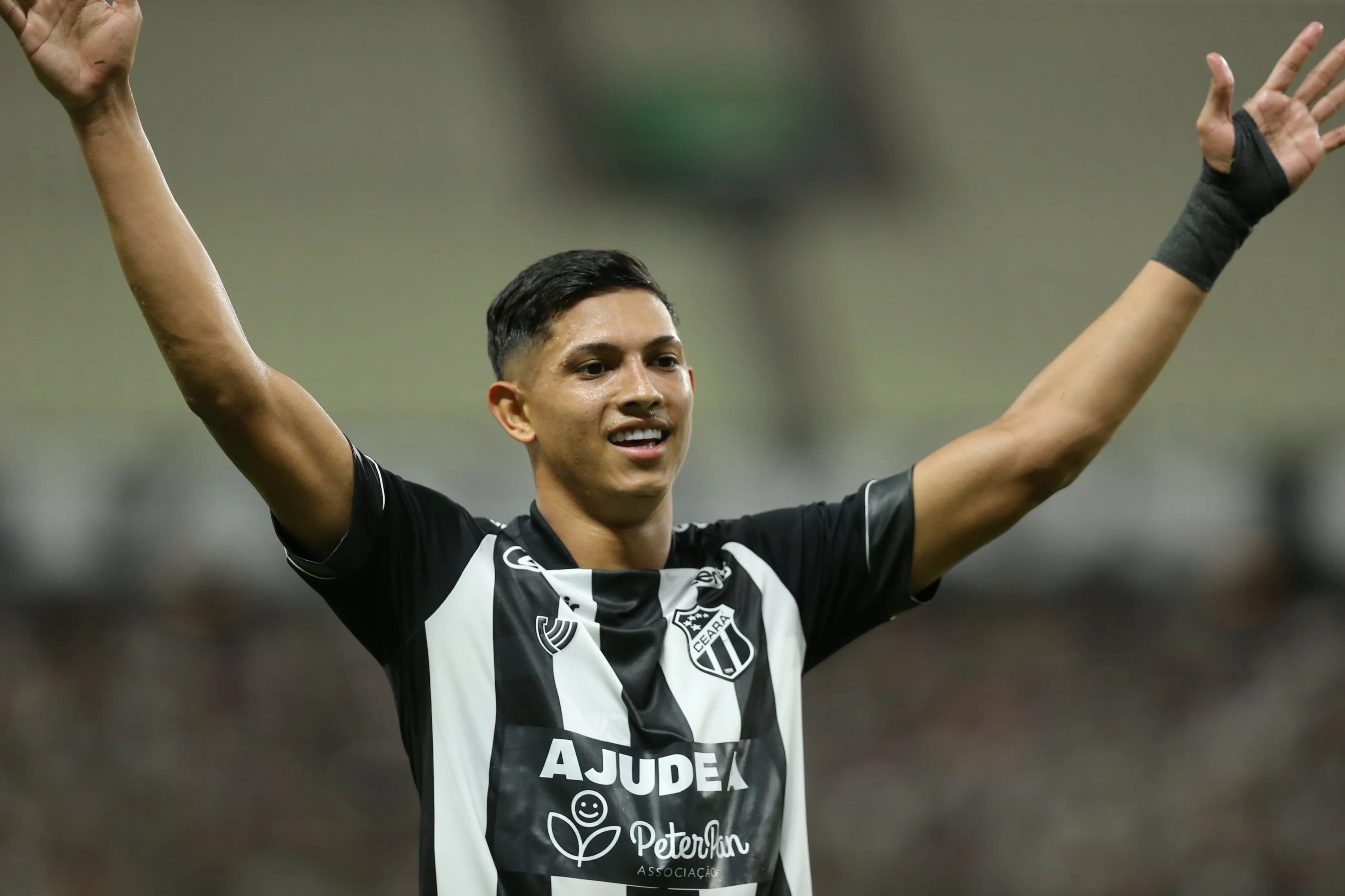 Erick Pulga marcou o 2º gol do Ceará na vitória contra o Amazonas