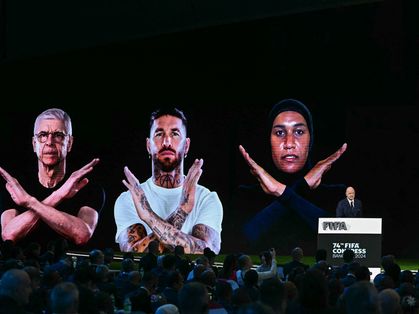 Fifa anuncia que jogadores poderão fazer gesto com as mãos para denunciar racismo aos árbitros