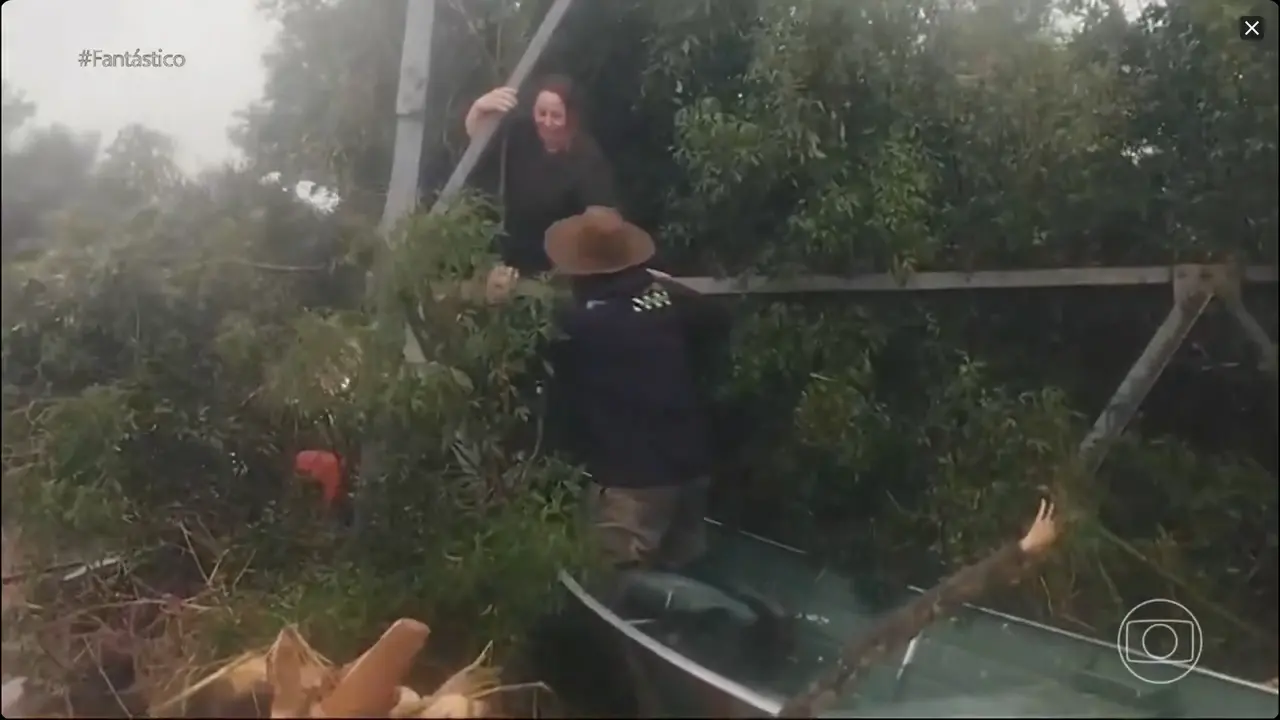 Resgate foi feito de barco