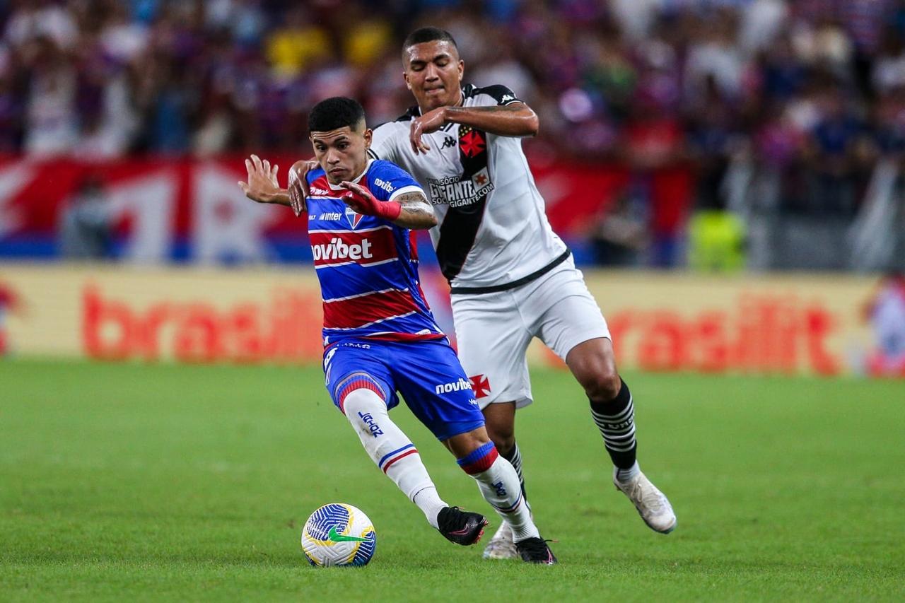 Foto de Machuca, jogador do Fortaleza, durante jogo contra o Vasco