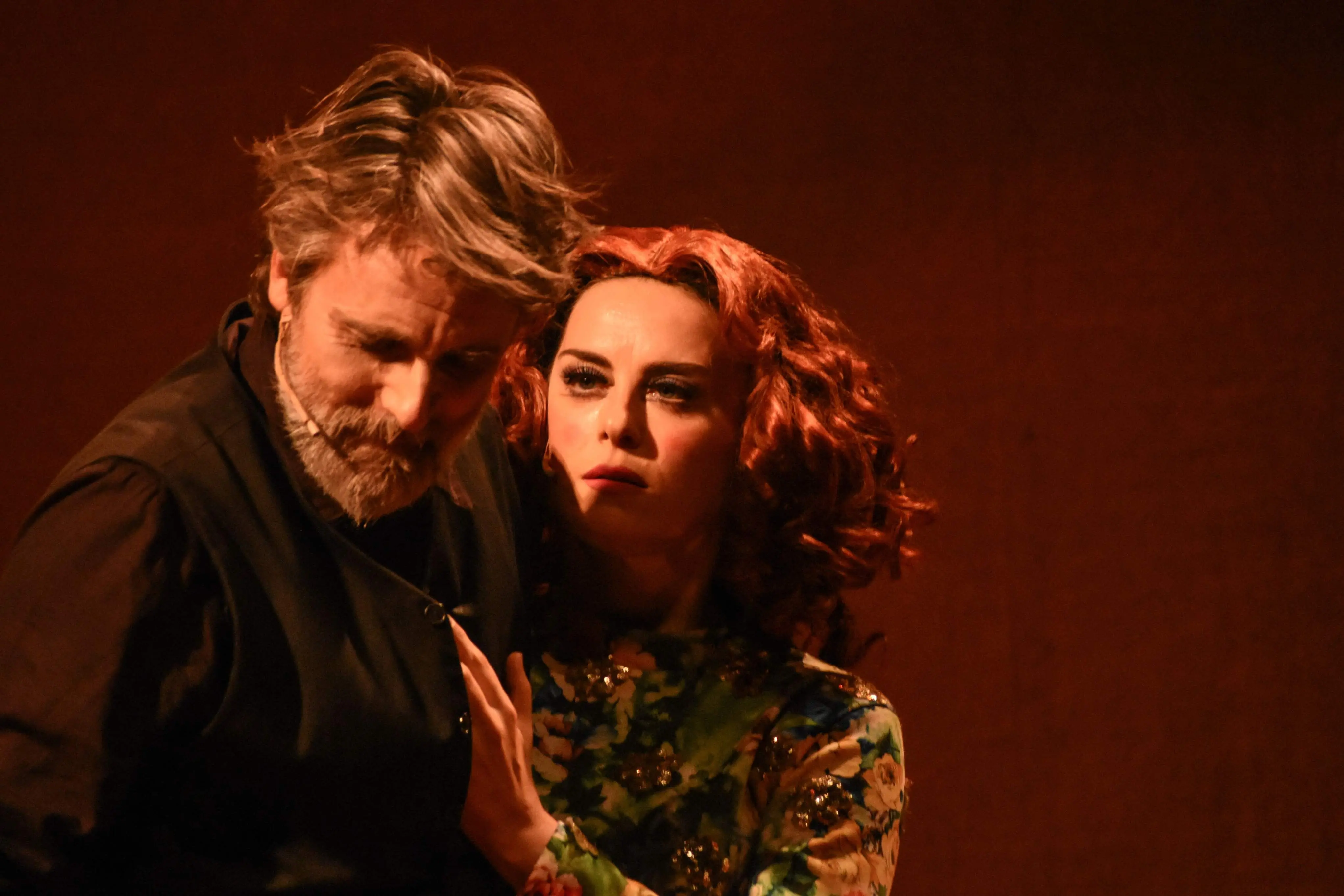 Em cena: André Dias (que interpreta o Sr K. e o Soldadinho de Chumbo) e Alessandra Maestrini (Brígida, a boneca)