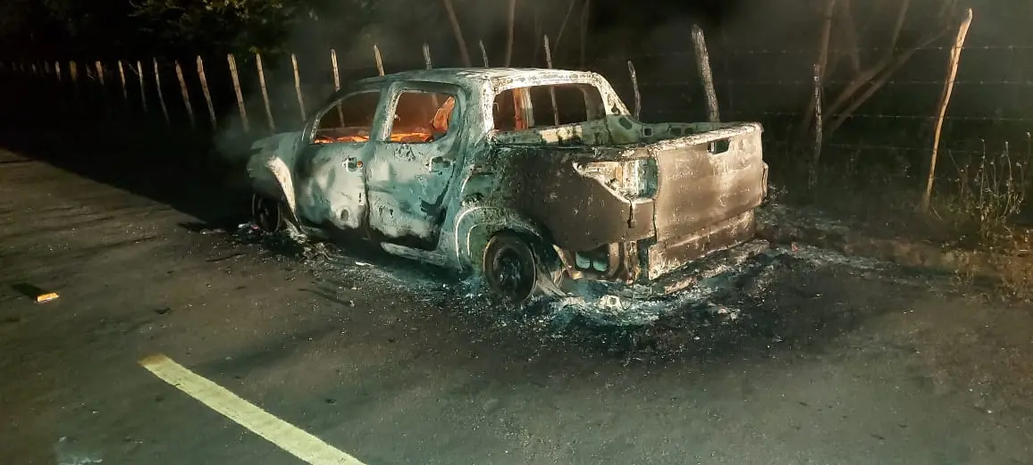 Veículo usado por criminosos era um modelo de pick-up