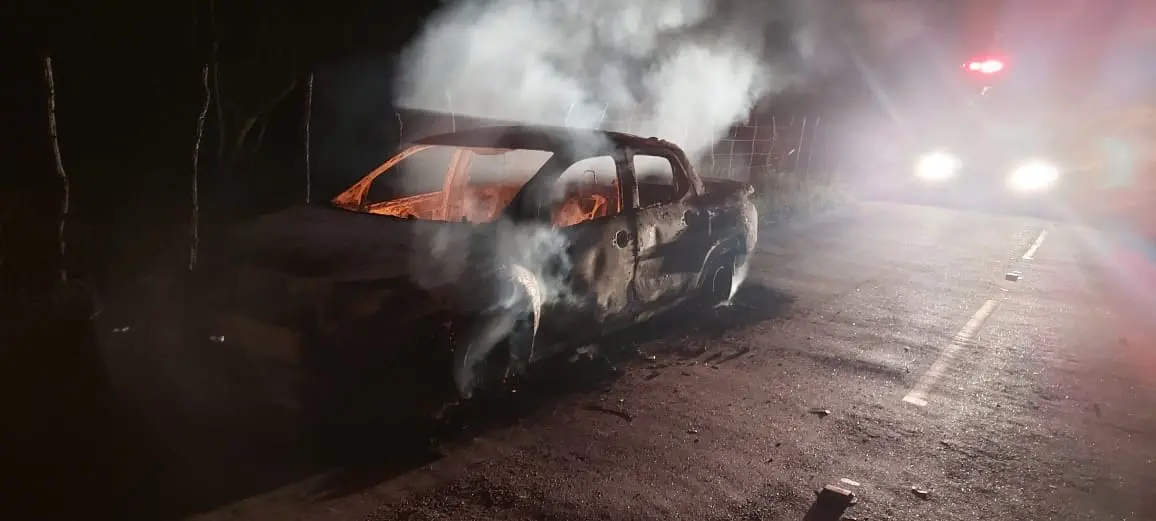 Veículo ainda foi encontrando com fumaça