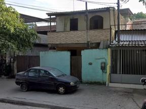 Visão da casa onde adolescente matou os pais a marteladas no Rio de Janeiro