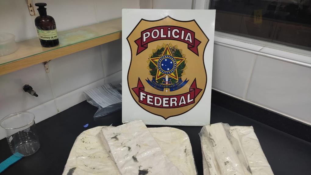 Polícia Federal apreendeu um total de 6kg de cocaína com a suspeita