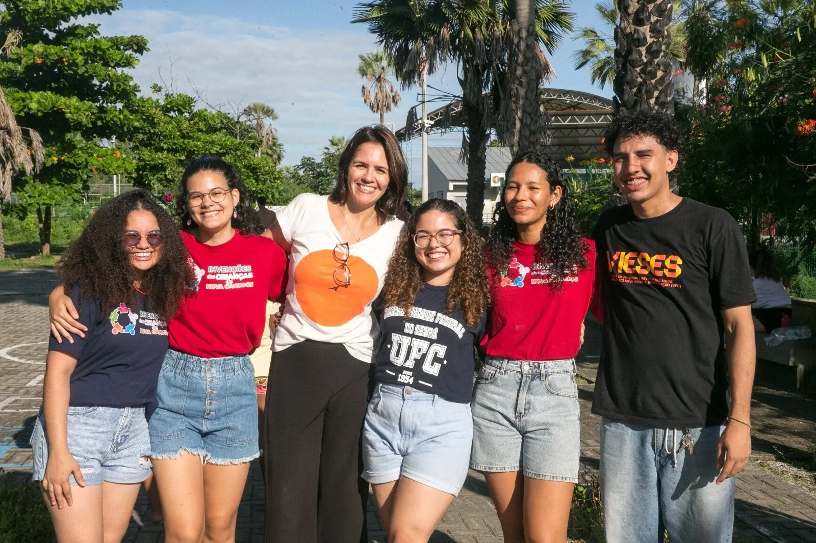 Grupo lida com crianças e adolescentes da periferia com atividades lúdicas e formativas