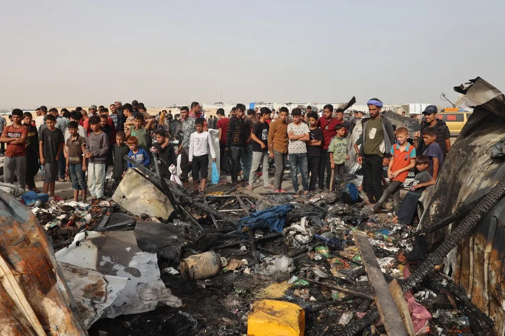 Bombardeio mata 45 pessoas em um campo de refugiados em Rafah