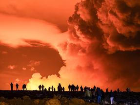 Vulcão entra em erupção em região da Islândia