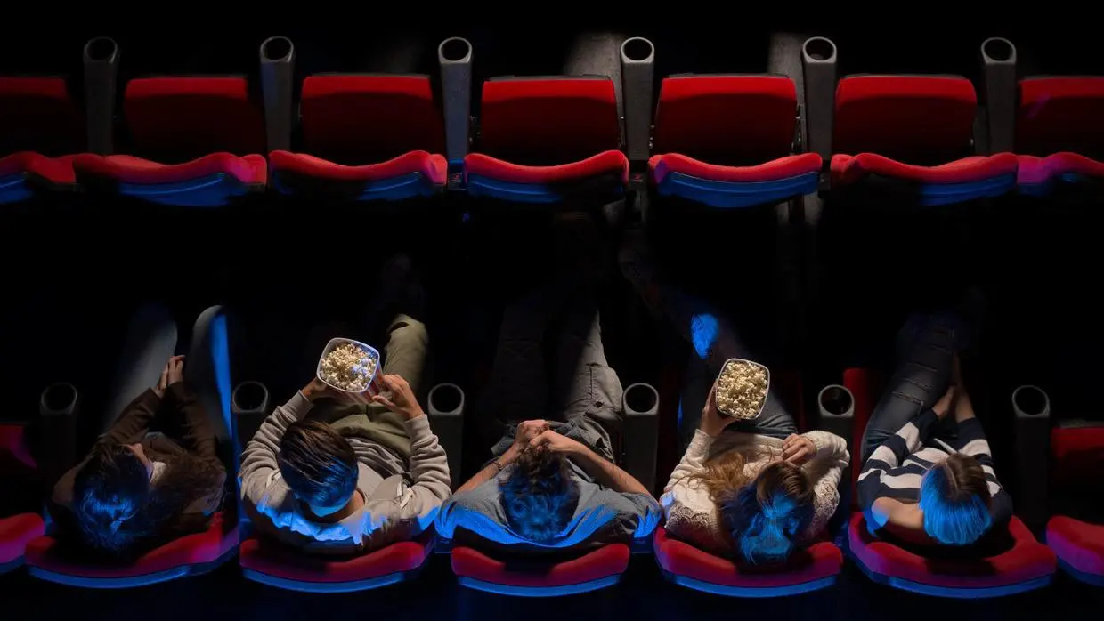 Imagem da notícia Fãs de Fórmula 1 de Fortaleza alugam sala de cinema para assistir prova da categoria