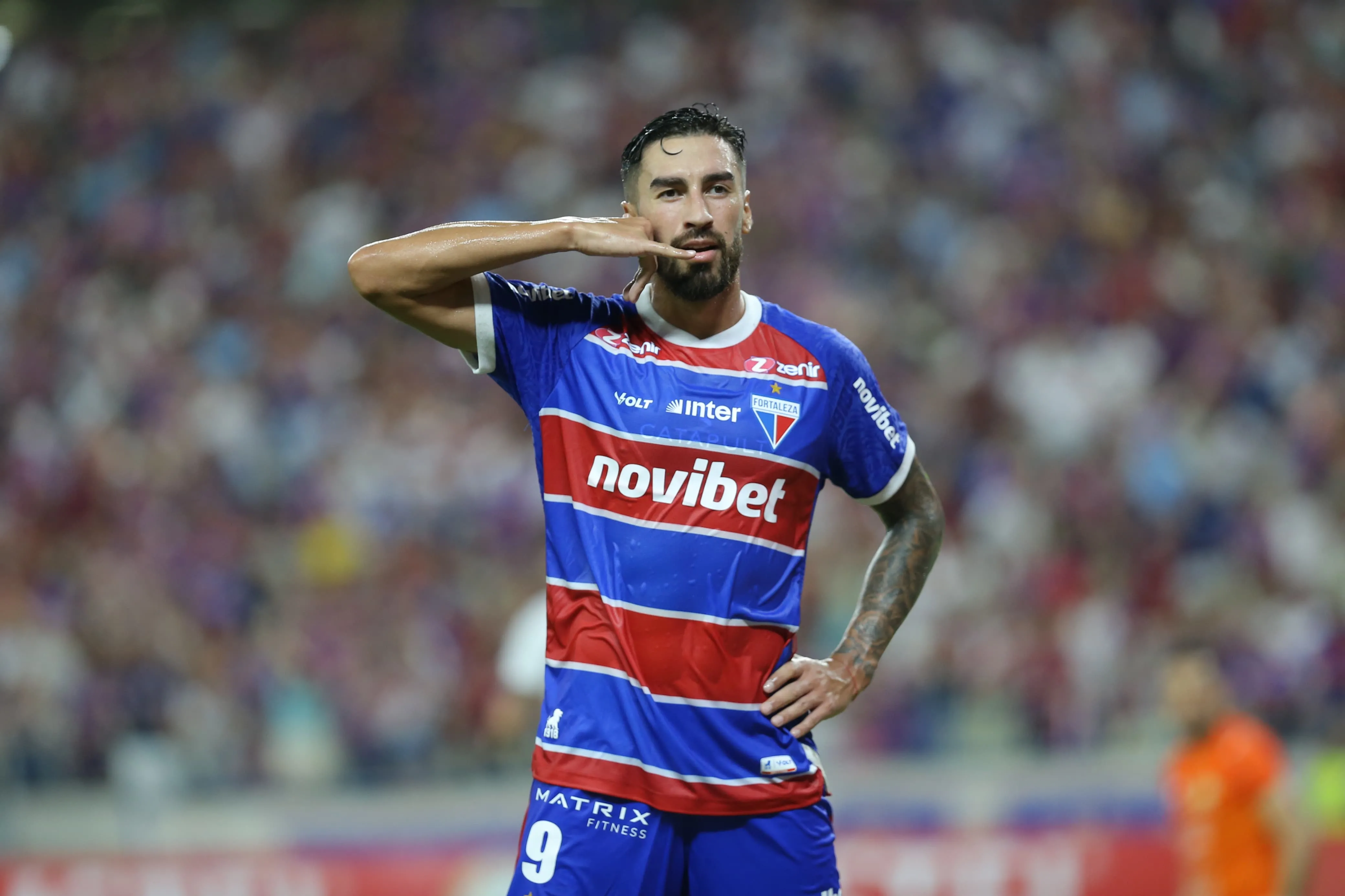 Lucero durante Fortaleza x Sportivo Trinidense