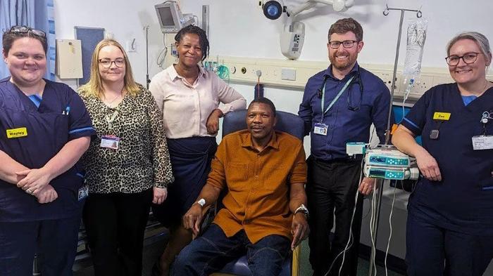 Paciente vacinado contra câncer de intestino