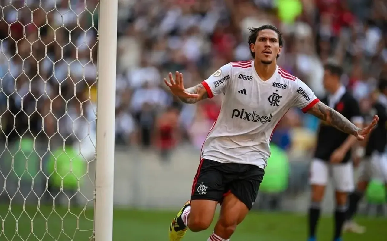Pedro marcou o gol da virada do Fla contra o Vasco no Maracanã