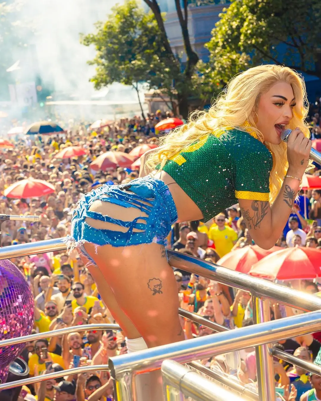 pabllo vitta na parada lgbt de são paulo