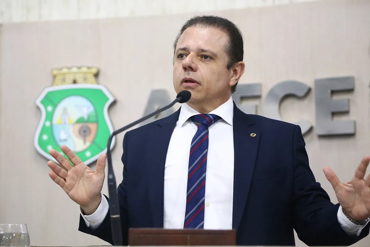 Cláudio Pinho cobrou valorização dos profissionais e melhorias na infraestrutura das universidades estaduais