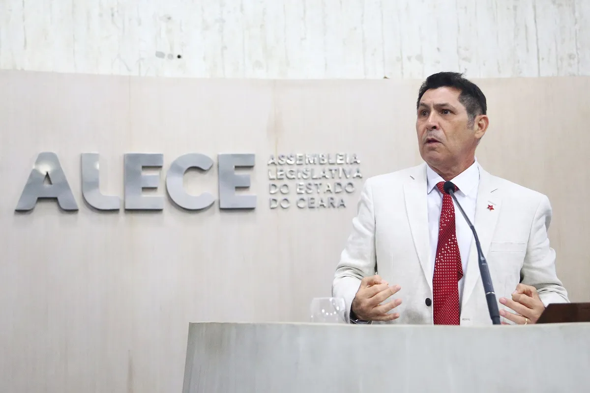 De Assis Diniz afirmou que remuneração dos professores é justa, mas que nem todas as demandas da categoria podem ser atendidas imediatamente
