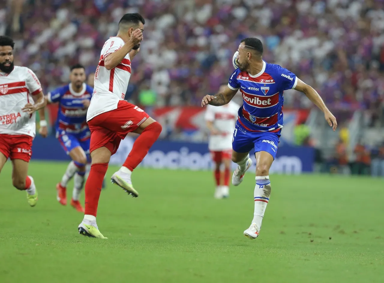 Fortaleza e CRB vão se enfrentando no Castelão pela final da Copa do Nordeste