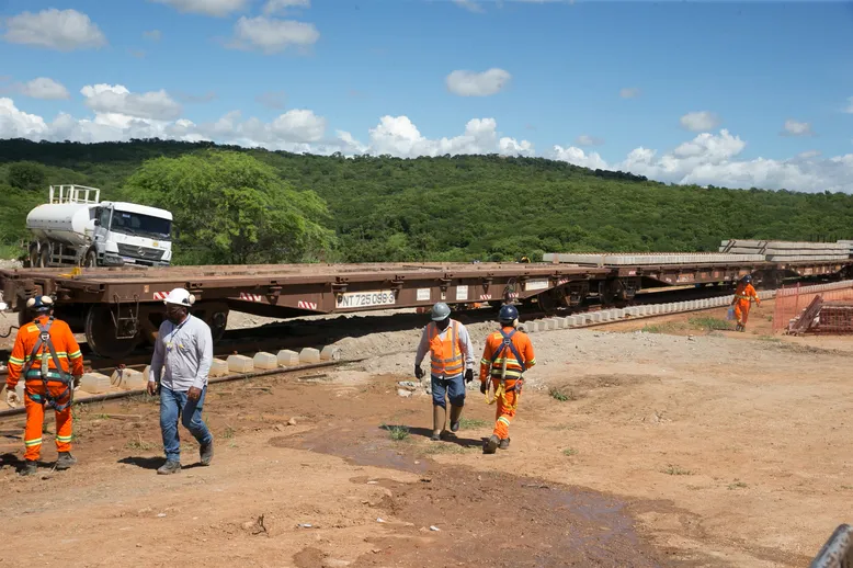 No Ceará, a obra terá ligação para escoamento de produção no Porto do Pecém