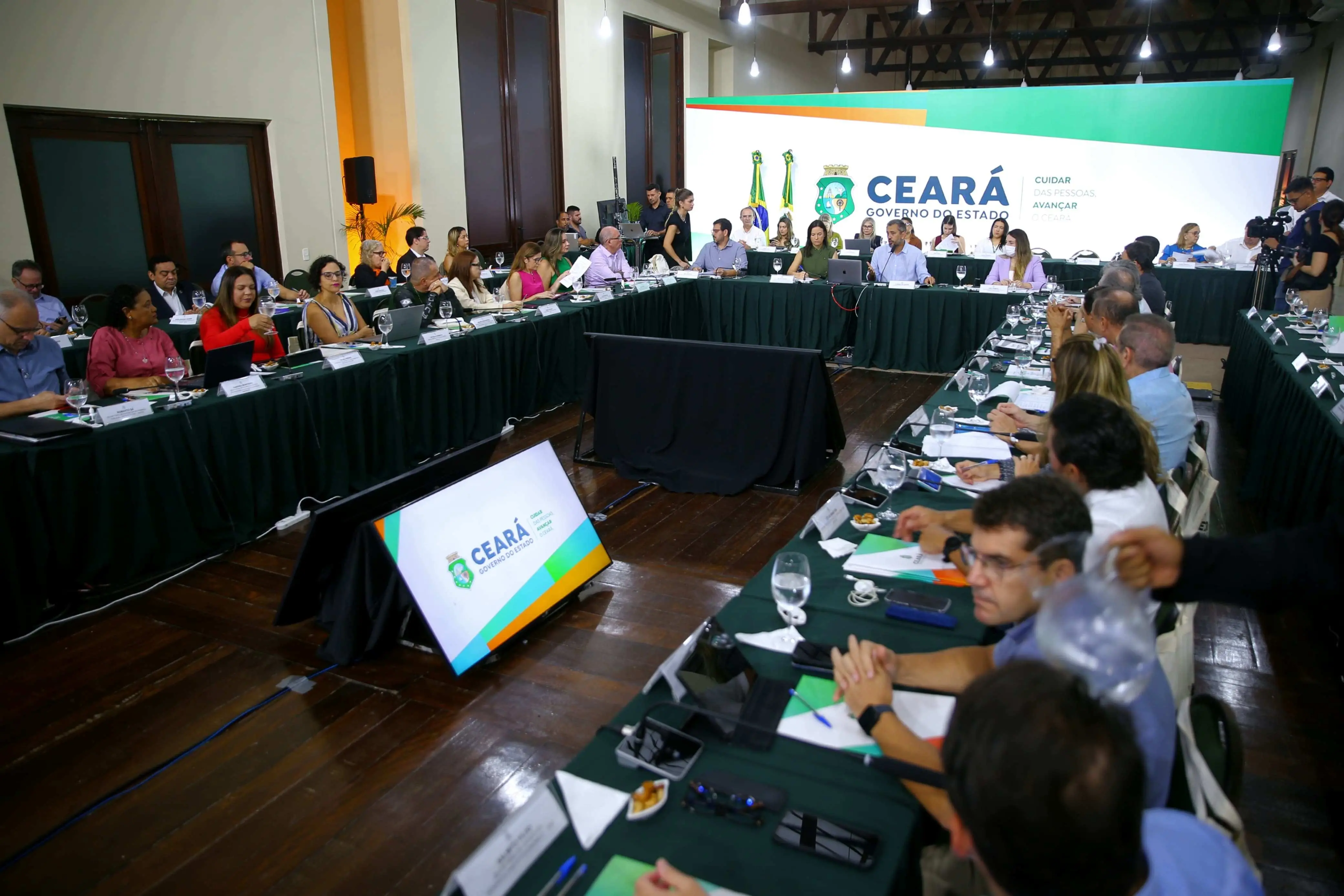 Reunião secretariado, Elmano de Freitas, Ceará, segurança pública,