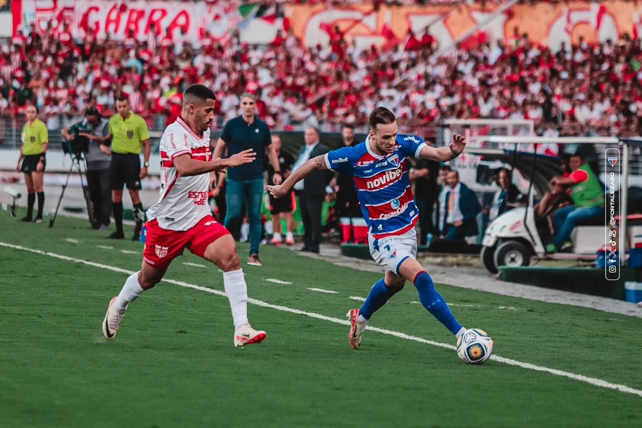 Fortaleza e CRB vão se enfrentando no Rei Pelé