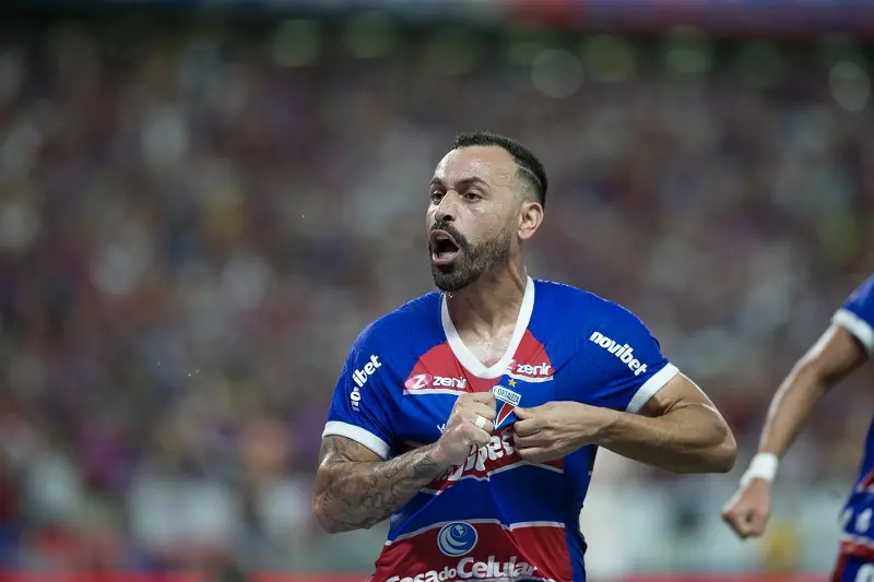 imagem mostra jogador de futebol