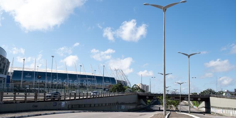 Túnel em frente à Arena Castelão. Obra ficou pronta na semana de estreia da Copa do Mundo