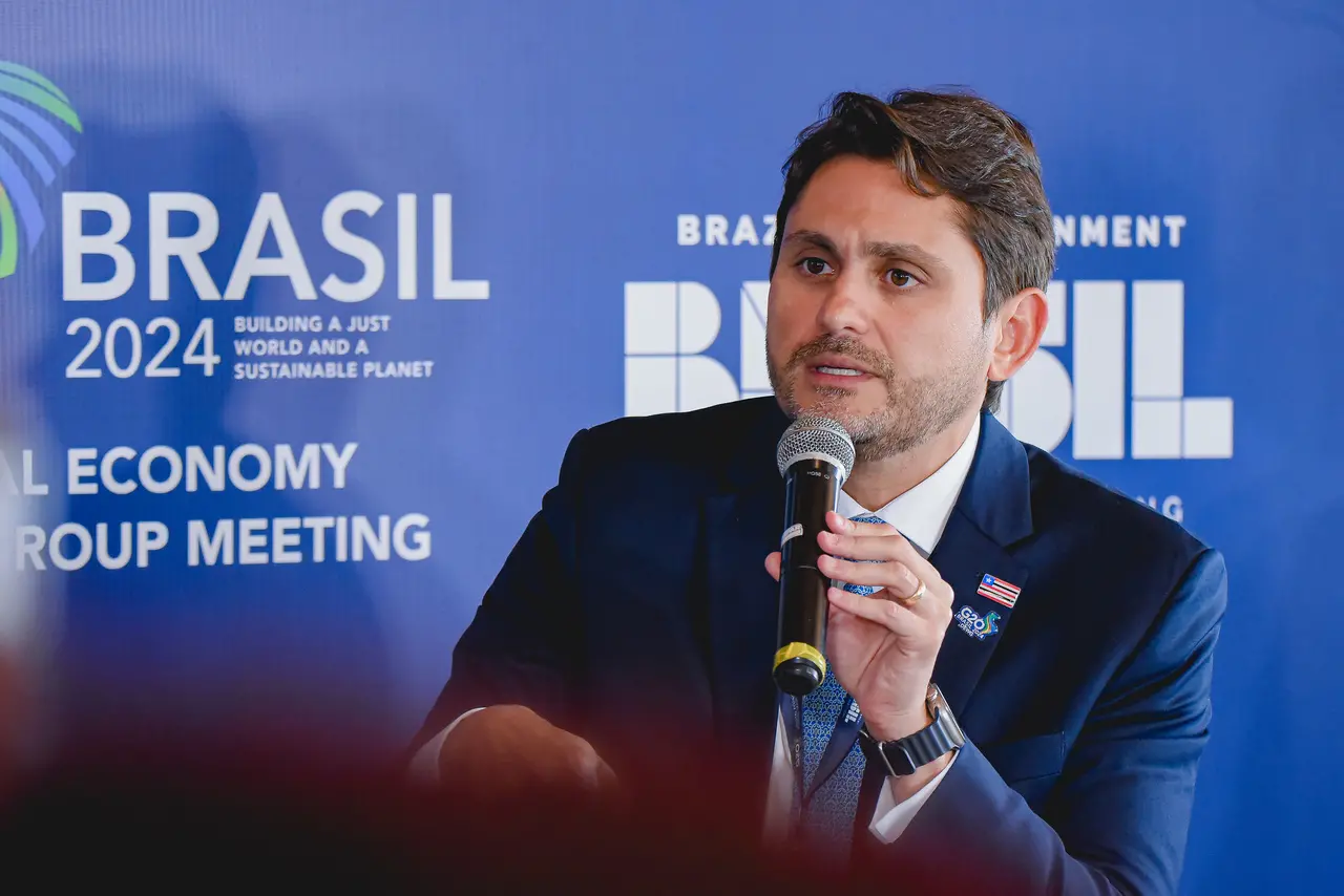 Foto do ministro das comunicações, Juscelino Filho