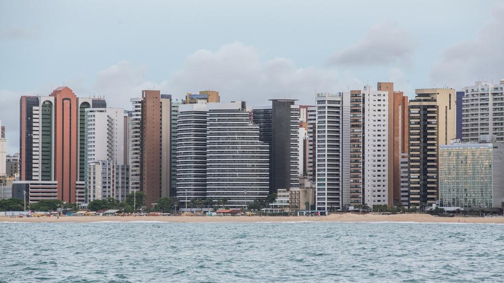 foto de prédio da orla da Beira Mar, em Fortaleza