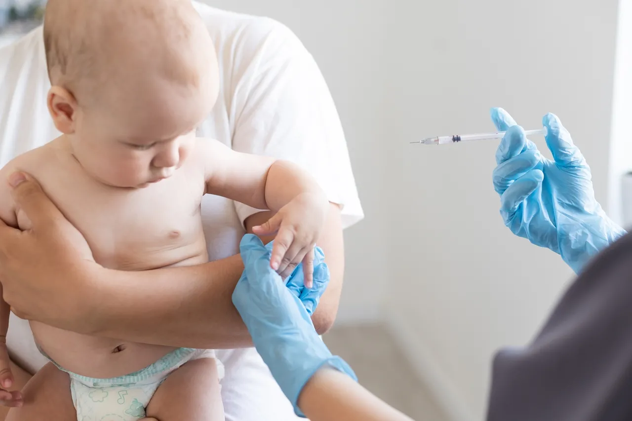 Dos 12 óbitos de meningites registrados no Ceará, 5 são de crianças de 1 até 9 anos