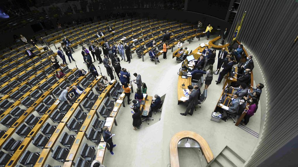 Plenário da Câmara dos Deputados visto de cima.