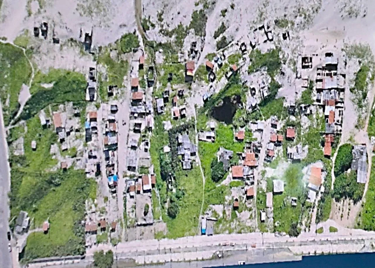 Imóveis em ocupação na área onde será instalada a Dessal, conforme apresentação da Cagece