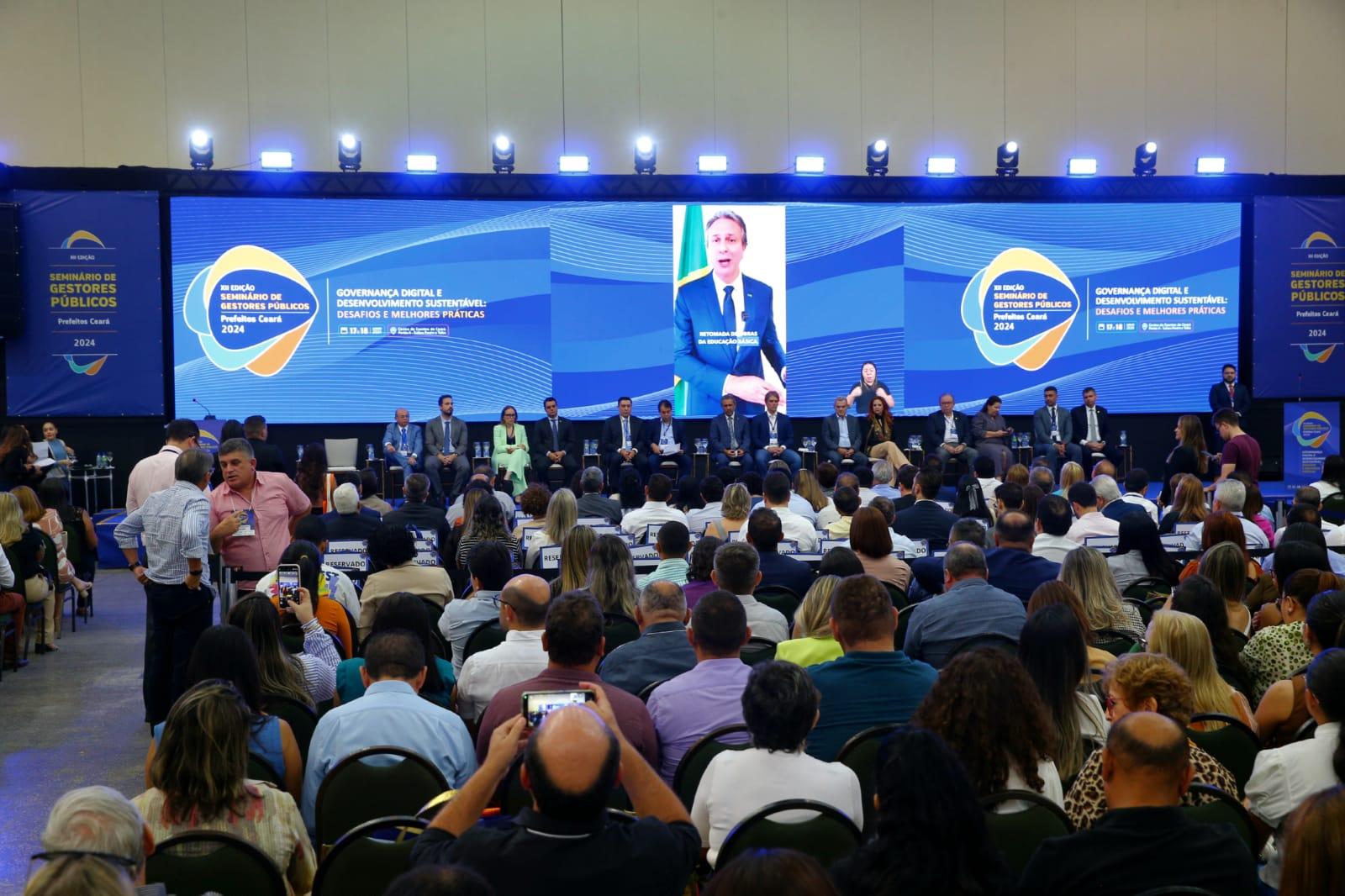Foto do primeiro dia do seminário prefeitos 2024 em fortaleza