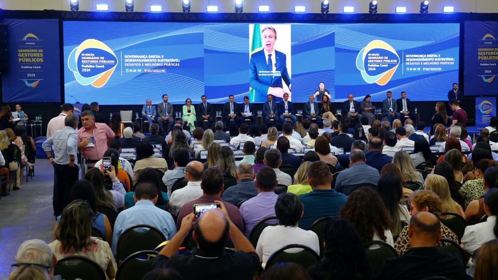 Foto do primeiro dia do seminário prefeitos 2024 em fortaleza