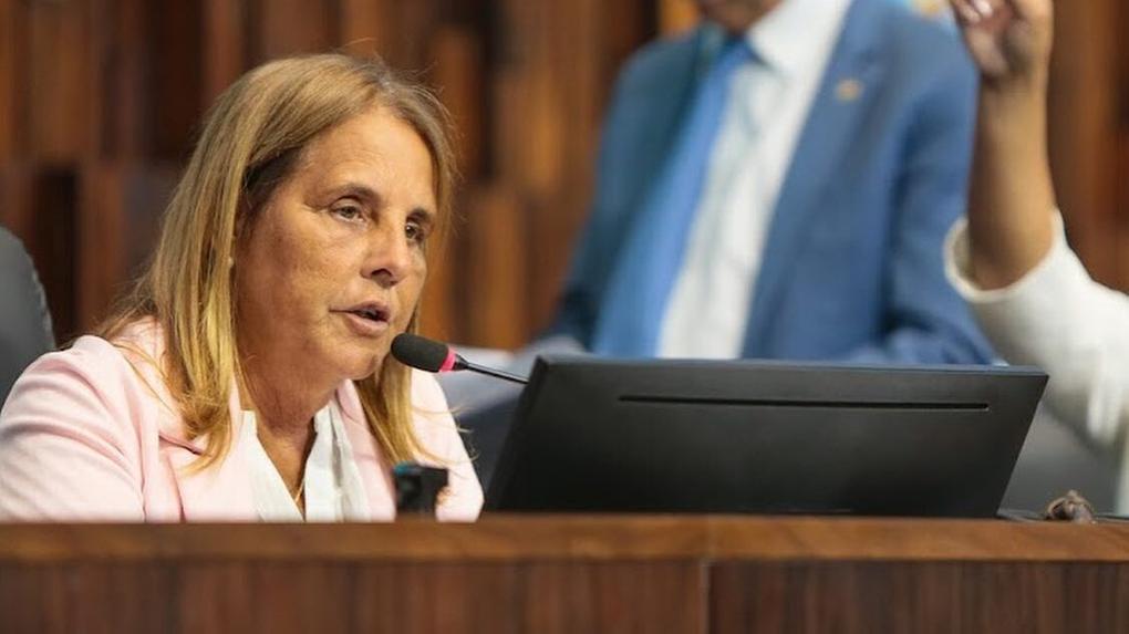 Tribunal de Justiça do RJ determina afastamento de deputada estadual Lucinha
